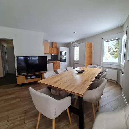 Agrimonia - 5,5-zi Duplex Bis 11 Personen Mit Eigenem Garten 达沃斯